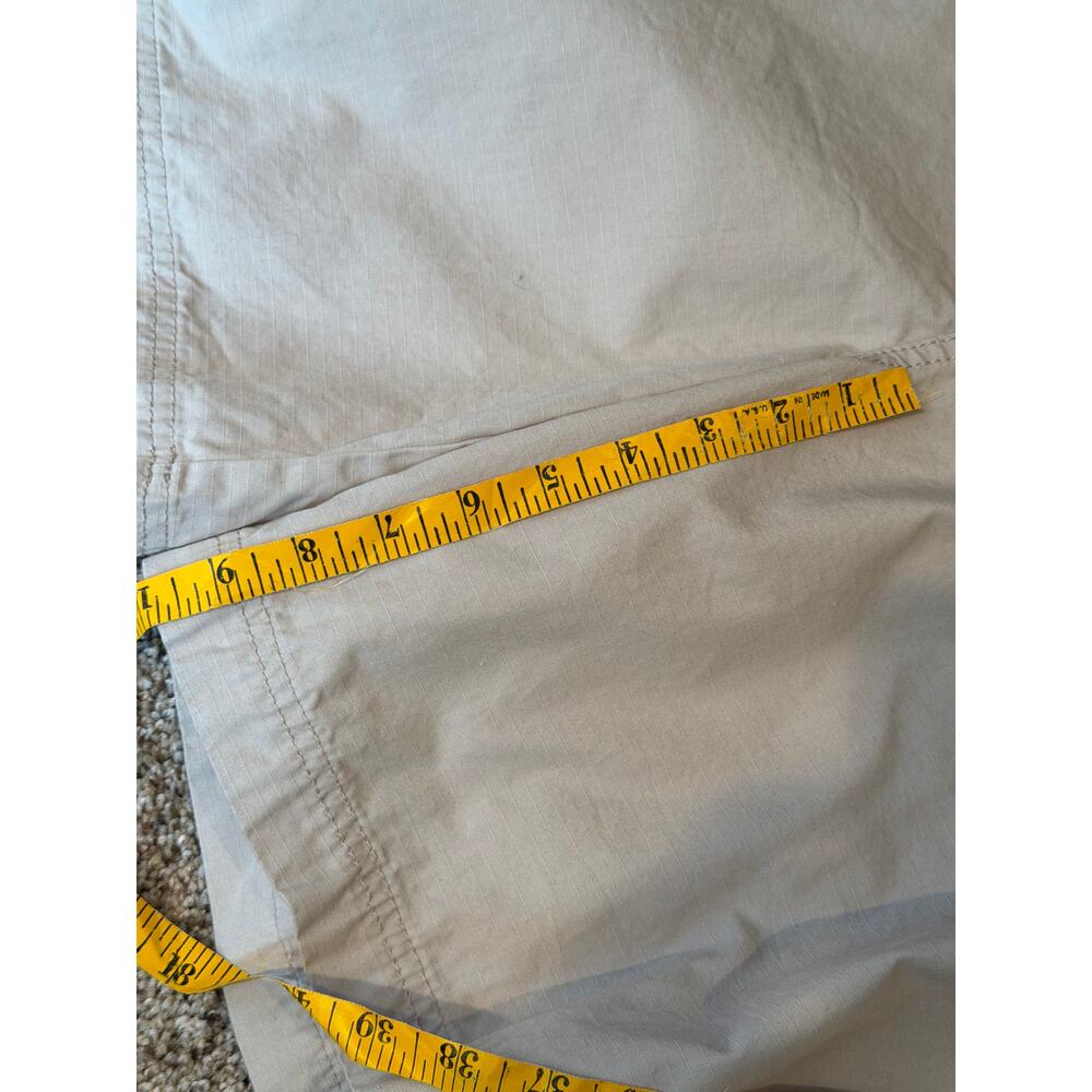 Eddie Bauer Beige Cargo Shorts Mercer Fit Cotton Hiking Casual - Picture 7 of 8